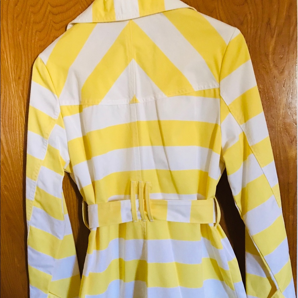 Spring Coats ☔️ - Picture 7 of 7